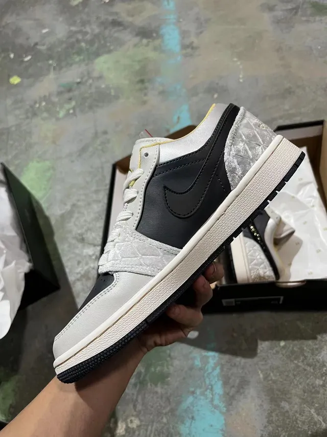Nike White Black Quilted Satin Upper Crystal-Embellished Swoosh Lifestyle Sneakers 4