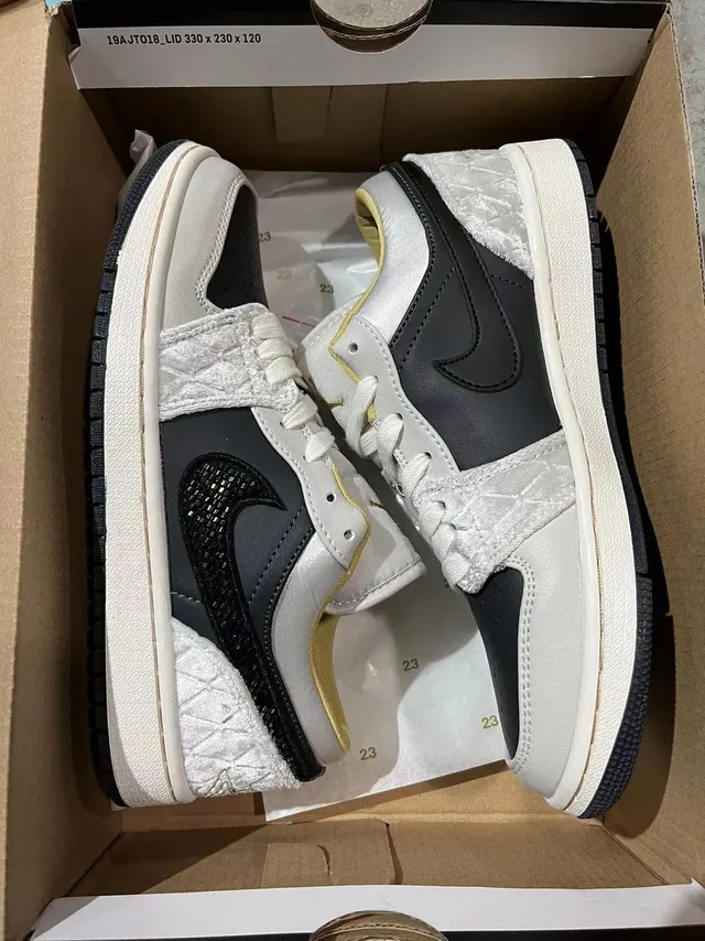 Nike White Black Quilted Satin Upper Crystal-Embellished Swoosh Lifestyle Sneakers 7