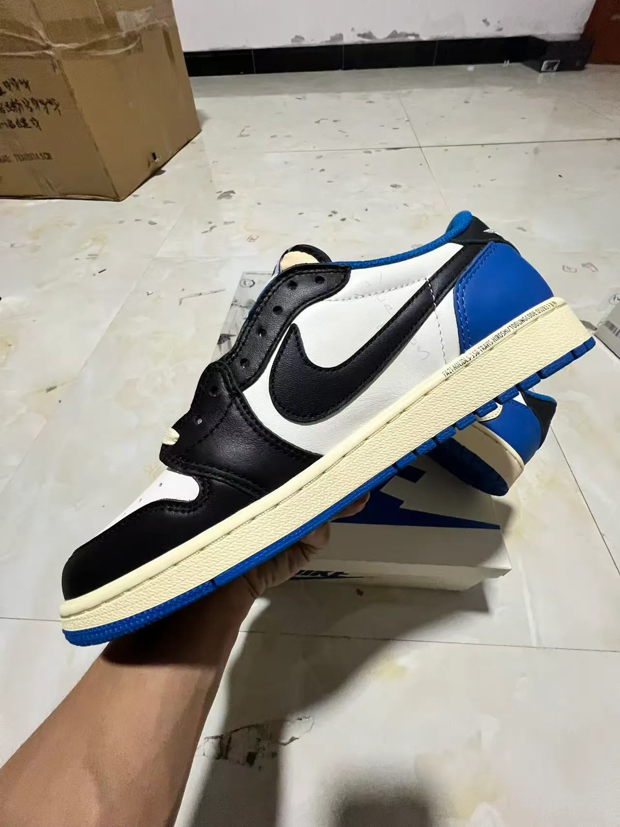 Nike White Blue Leather And Synthetic Upper Contrasting Color Blocking Lifestyle Sneakers 5