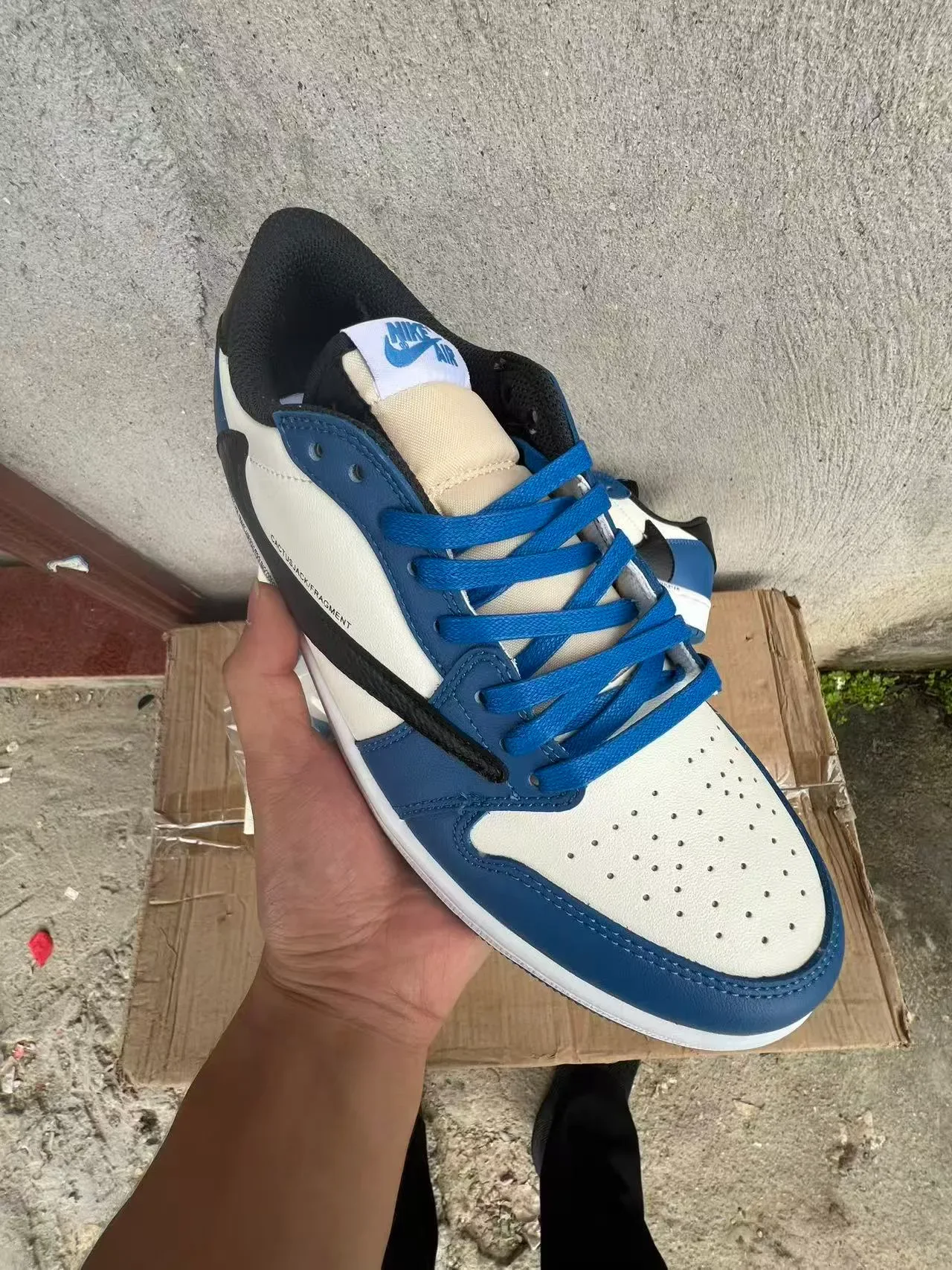 Nike White Blue Low-Top Basketball-Inspired Silhouette Multi-Panel Leather Upper Lifestyle Sneakers 2