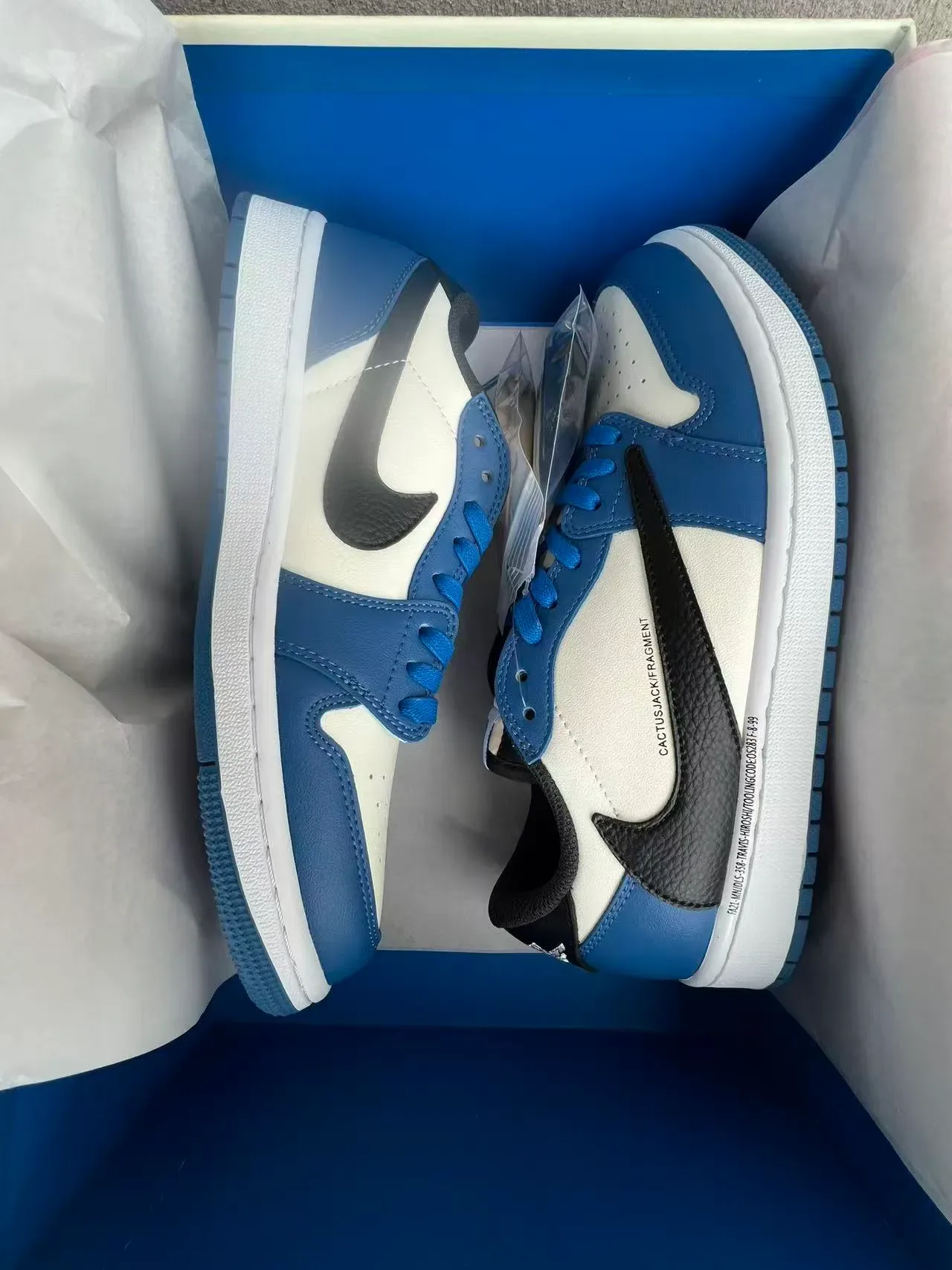 Nike White Blue Low-Top Basketball-Inspired Silhouette Multi-Panel Leather Upper Lifestyle Sneakers 9