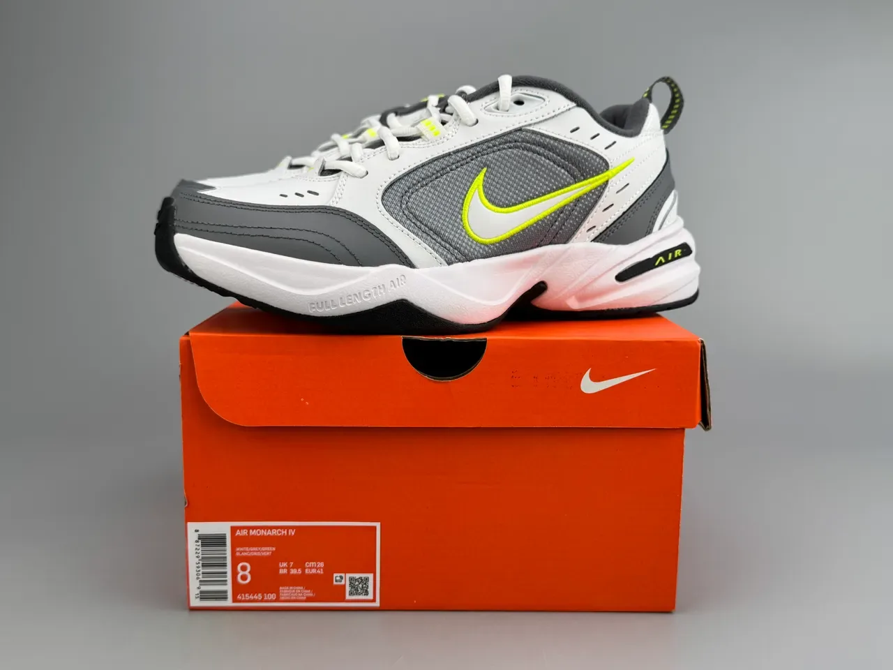 Nike أحذية lifestyle أبيض و رمادي علوة شبكية متعددة الطبقات وسينثيتيك، امتصاص الهواء مرئي طول كامل 4