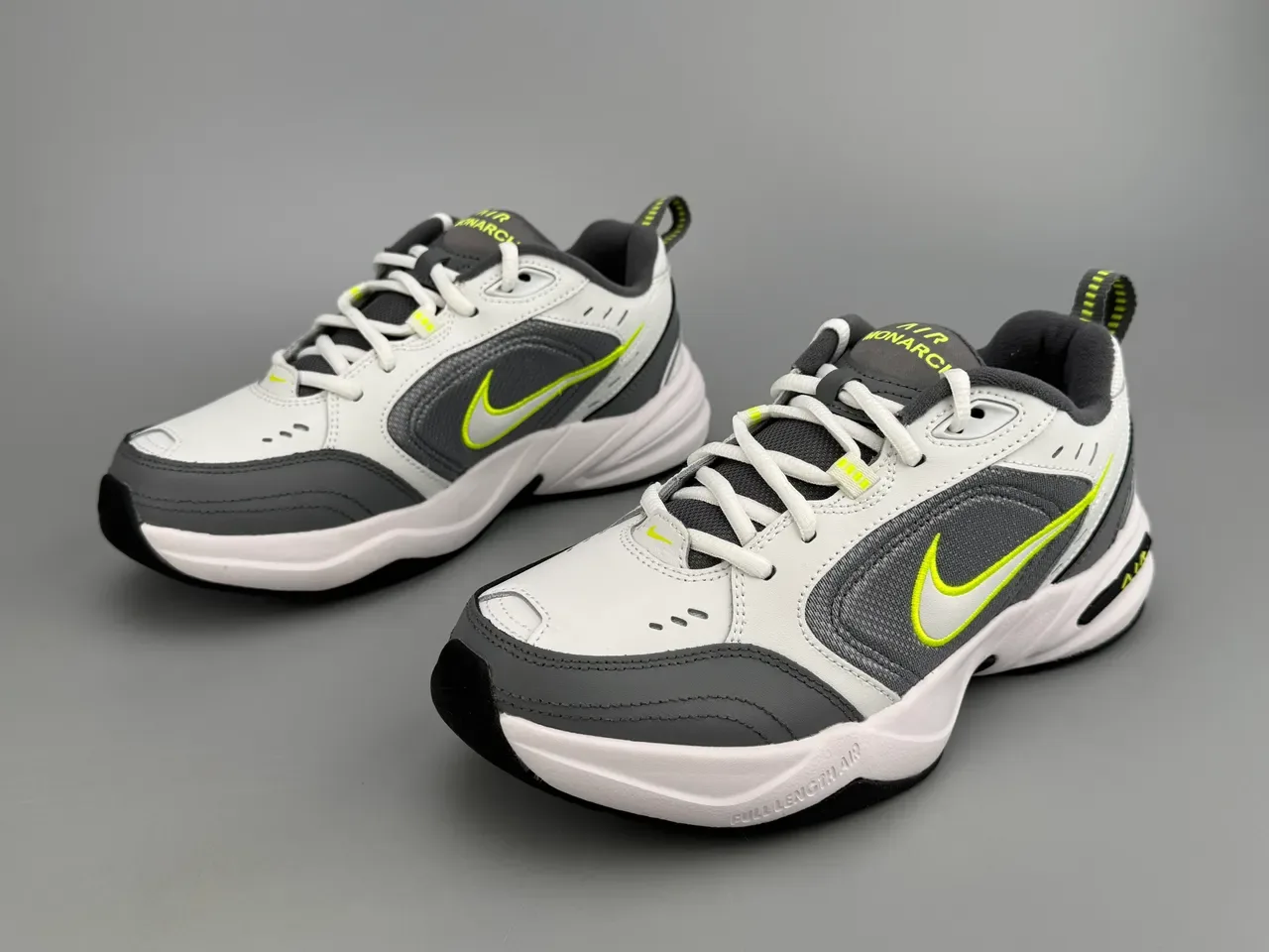 Nike أحذية lifestyle أبيض و رمادي علوة شبكية متعددة الطبقات وسينثيتيك، امتصاص الهواء مرئي طول كامل 5
