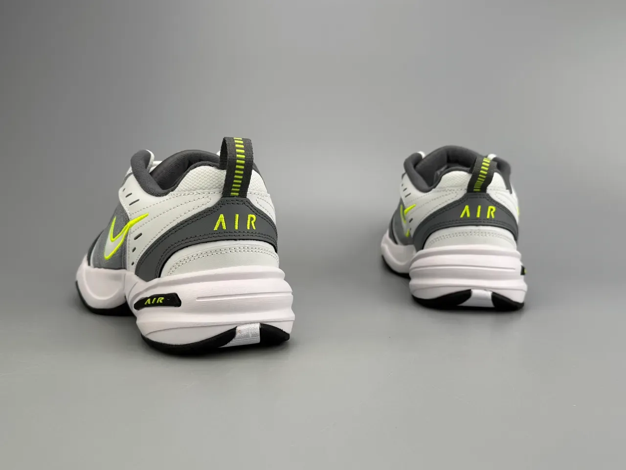 Nike أحذية lifestyle أبيض و رمادي علوة شبكية متعددة الطبقات وسينثيتيك، امتصاص الهواء مرئي طول كامل 6