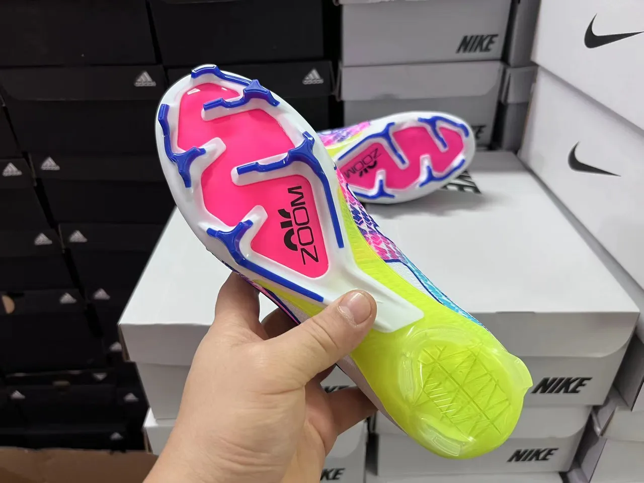 Nike White Multicolor Low-Cut Sock-Fit Upper Dynamic Gradient Cage Firm-Ground Soccer Shoes 7