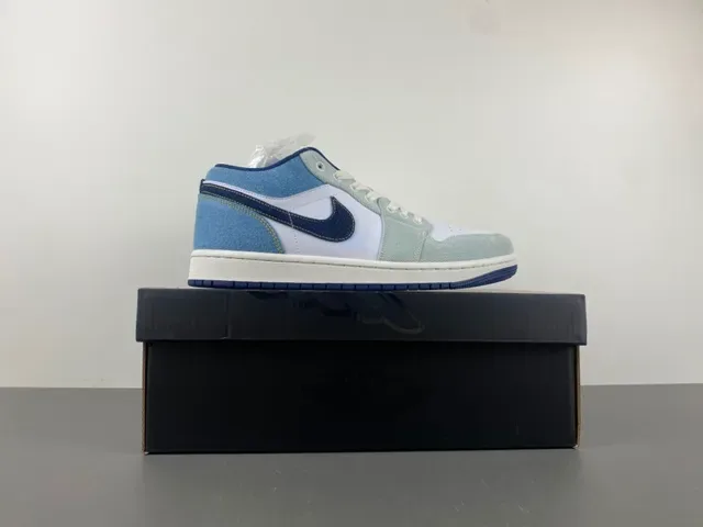 Nike White Navy Denim-Panel Upper Perforated Toe Box Lifestyle Sneakers 15