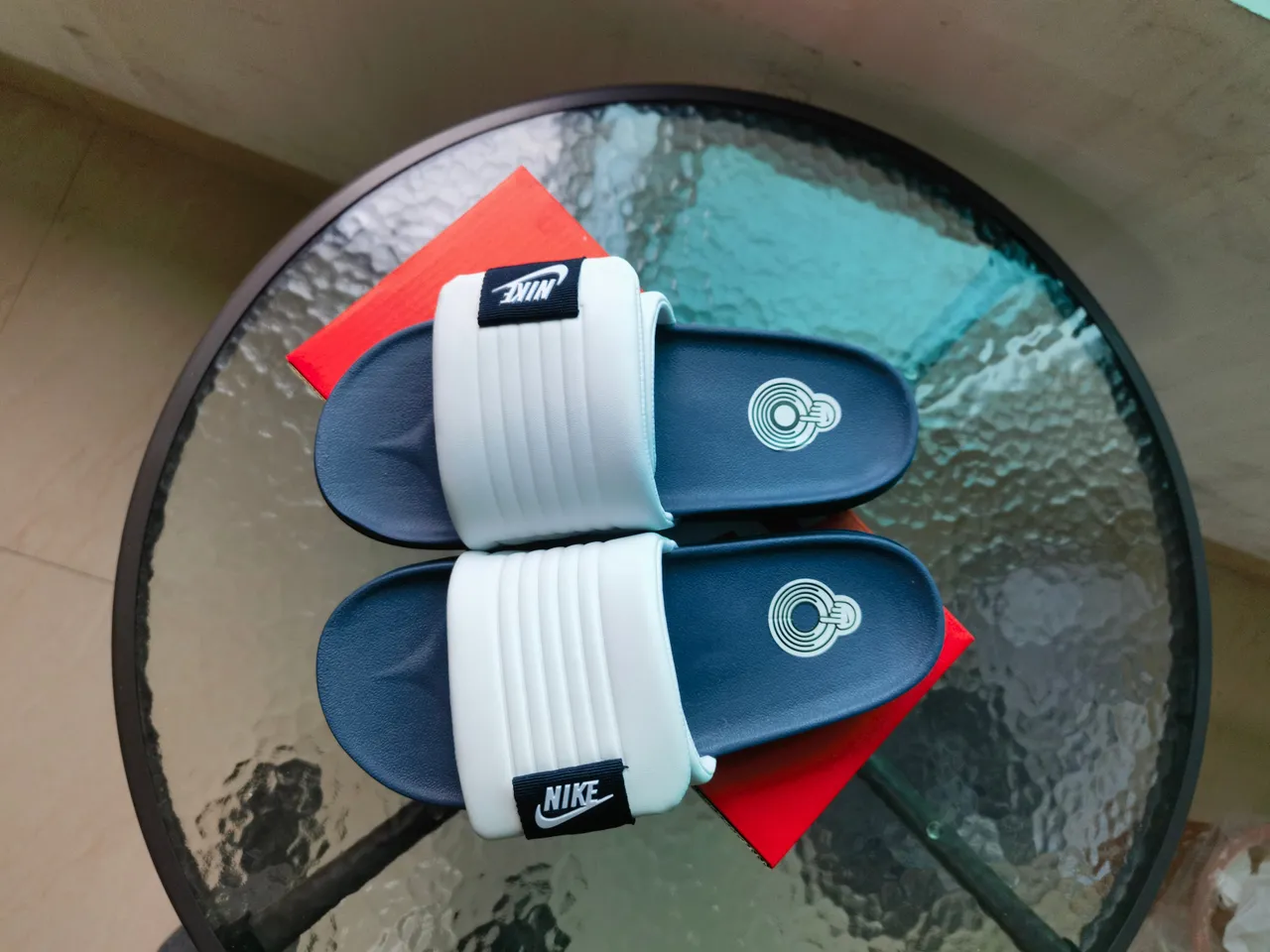 Nike White Navy Single Wide Ribbed Strap Molded Sole Slippers 2