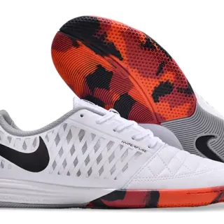 Nike白色橙色绗缝合成鞋面打孔笼式覆盖室内足球鞋