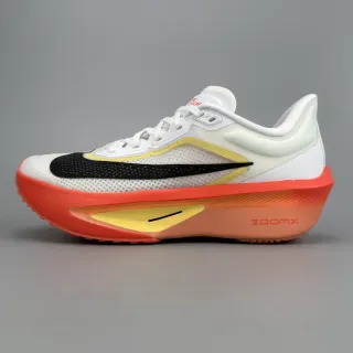 Nike Chaussures de course blanches et oranges inspirées en course avec tige en maille et synthétique