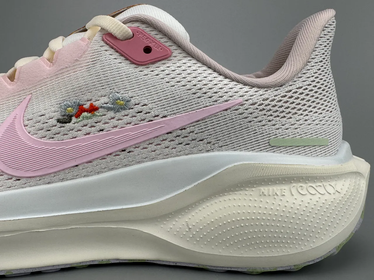 Nike White Pink Engineered Mesh Upper Swoosh Overlay Running Shoes 7