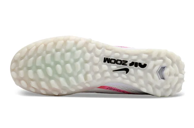 Nike White Pink Low-Cut Shoe Textured Synthetic Upper Turf Soccer Shoes 6