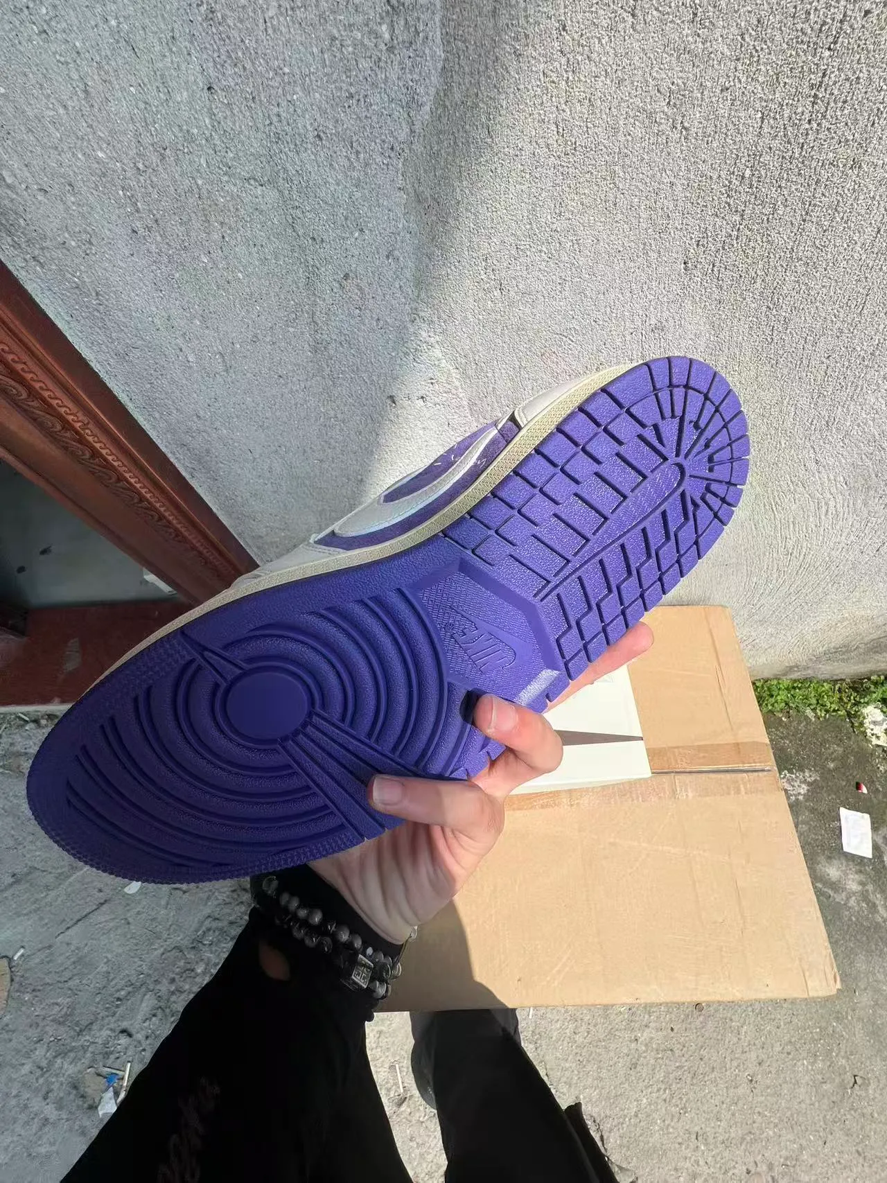 Nike White Purple Low-Top Leather And Suede Panelled Lifestyle Sneakers 6