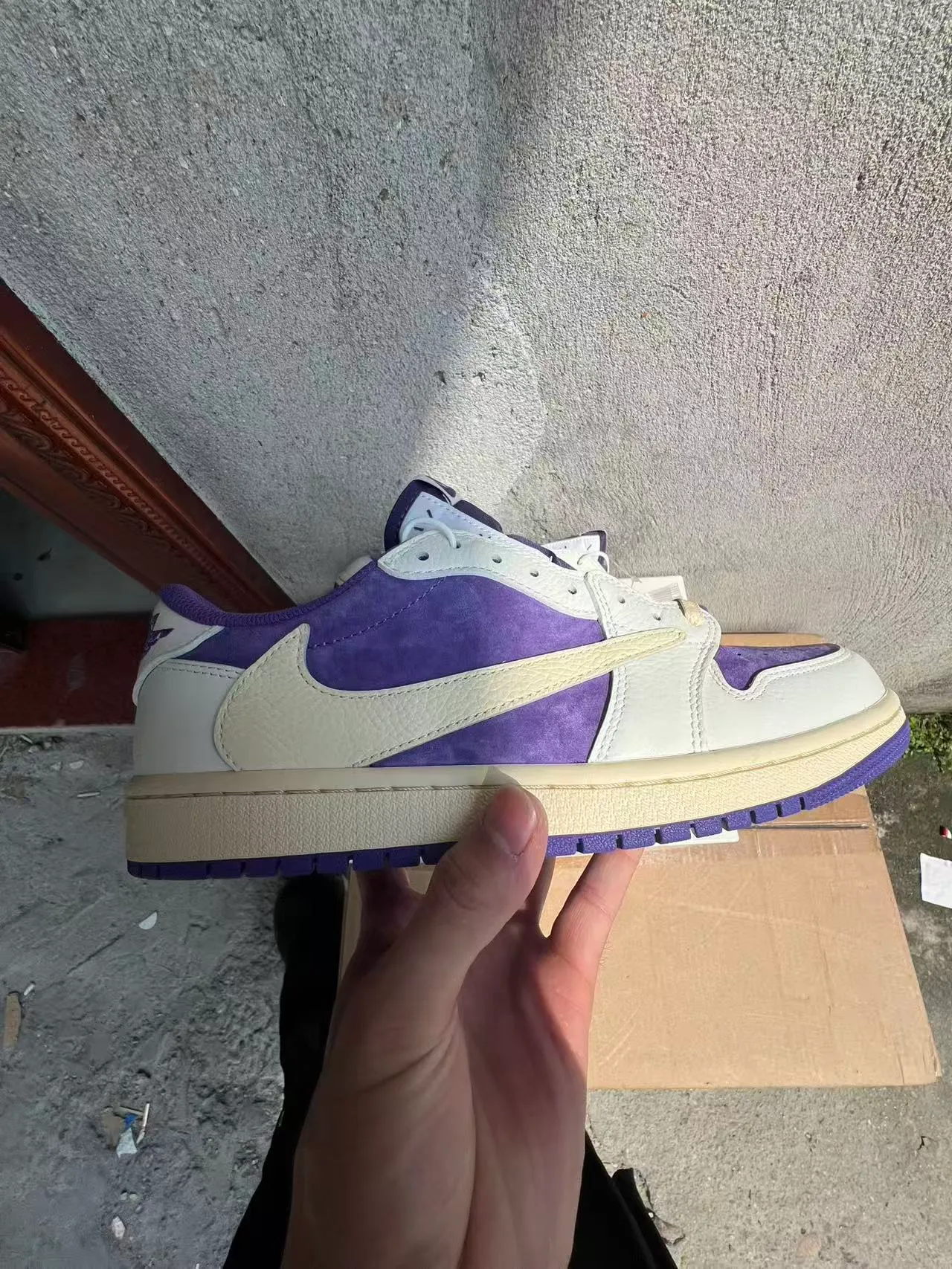 Nike White Purple Low-Top Leather And Suede Panelled Lifestyle Sneakers 7