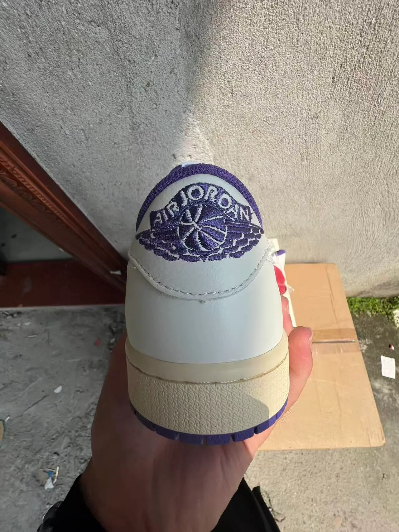 Nike White Purple Low-Top Leather And Suede Panelled Lifestyle Sneakers 8