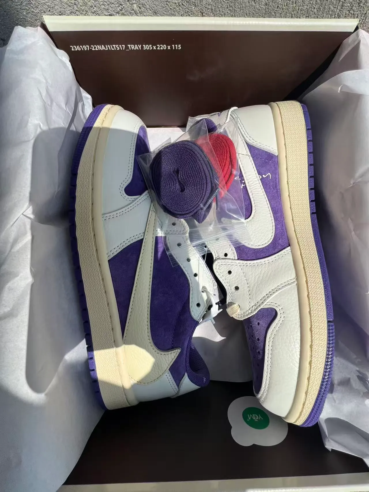 Nike White Purple Low-Top Leather And Suede Panelled Lifestyle Sneakers 9