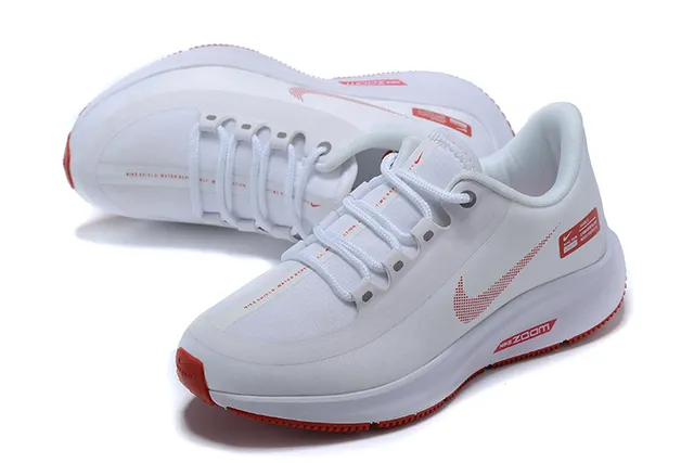 Nike White Red Low-Top Lace-Up Engineered Mesh Upper Running Shoes 9