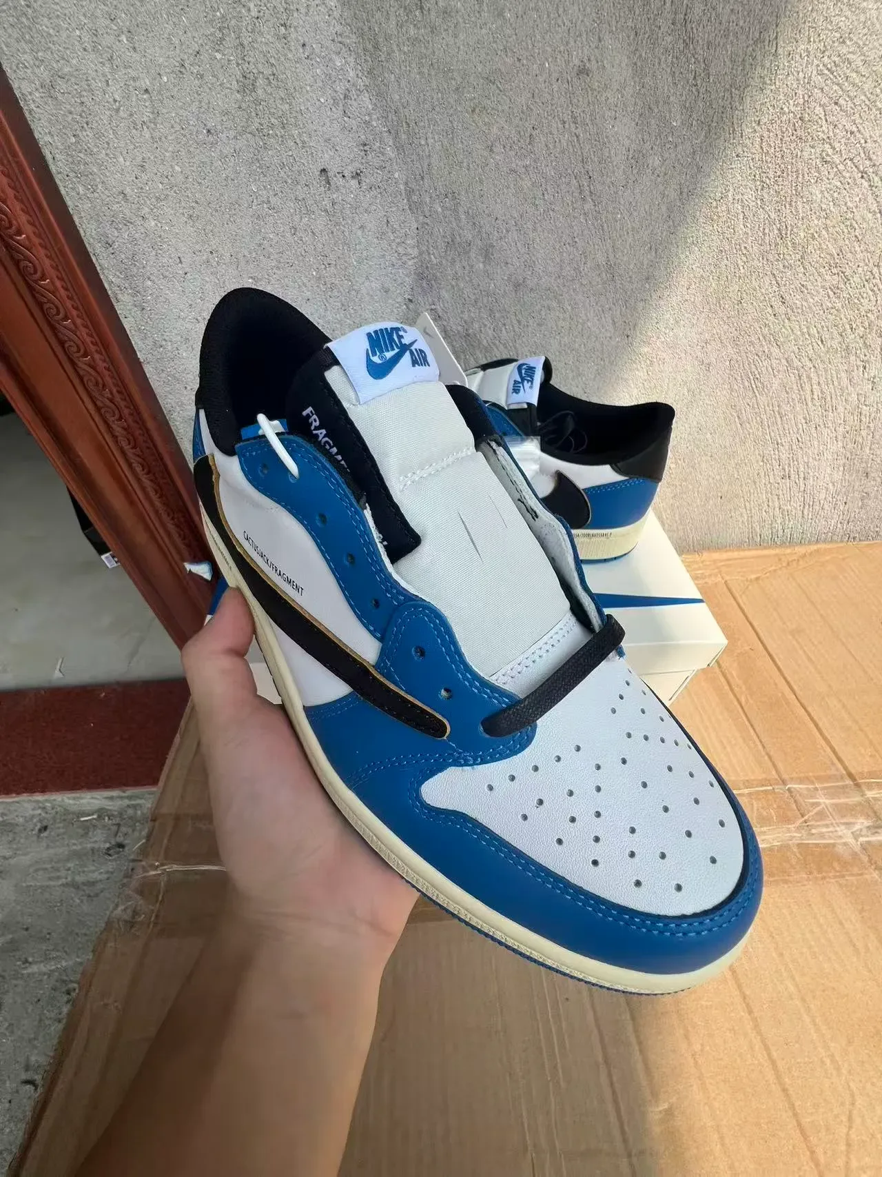 Nike x Cactus Jack x Fragment Design Air Jordan 1 Royal Lifestyle Sneakers 2