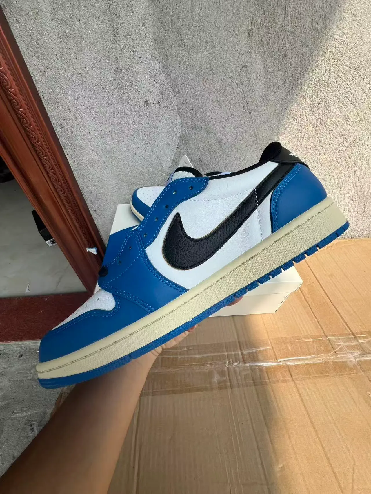 Nike x Cactus Jack x Fragment Design Air Jordan 1 Royal Lifestyle Sneakers 5