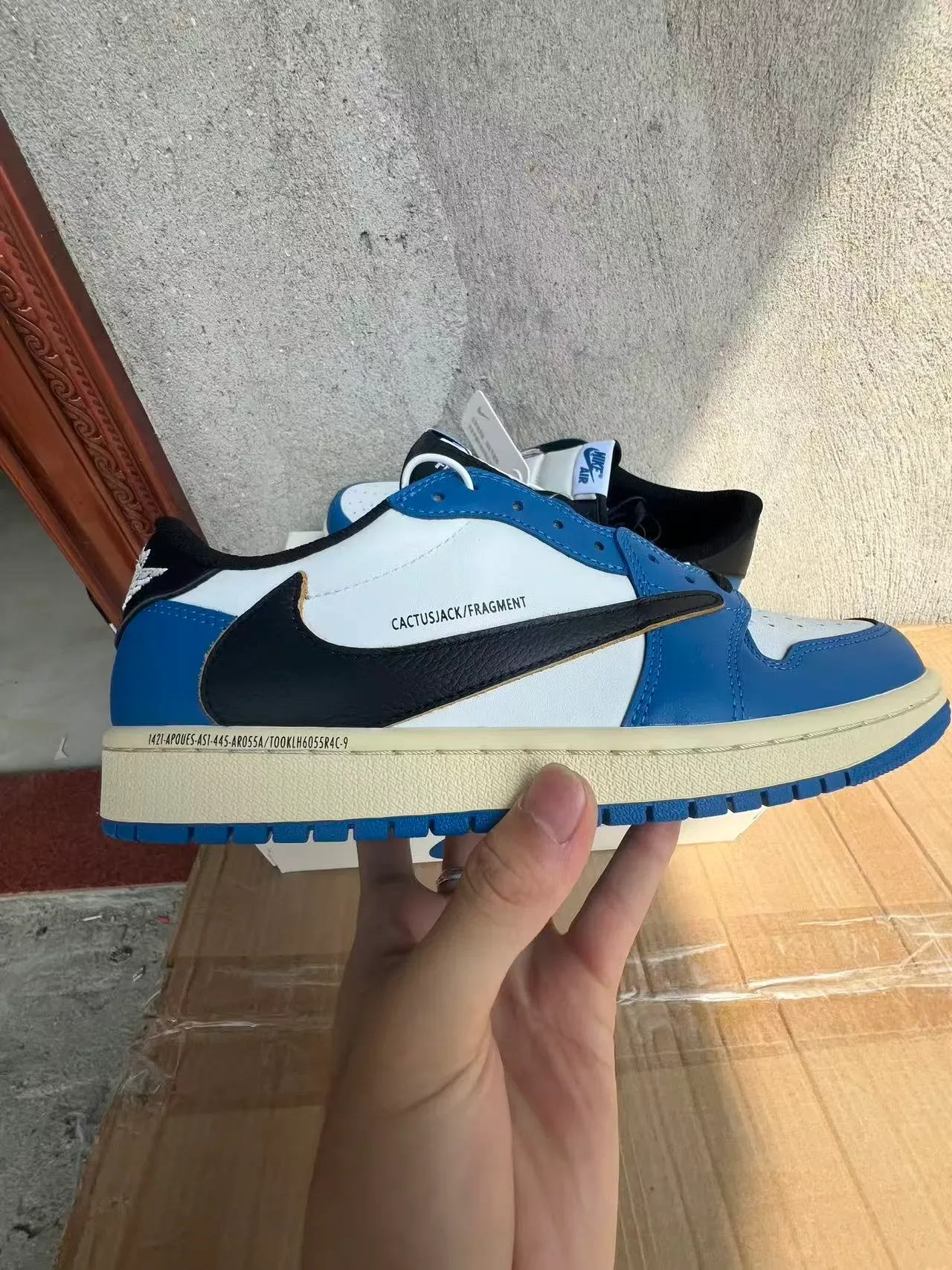 Nike x Cactus Jack x Fragment Design Air Jordan 1 Royal Lifestyle Sneakers 7