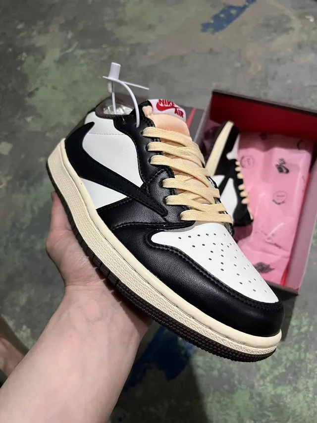 Nike x Off-White Air Jordan 1 Low Mocha Lifestyle Sneakers 2