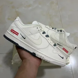 Nike x Supreme Dunk Low Off-White 滑板鞋