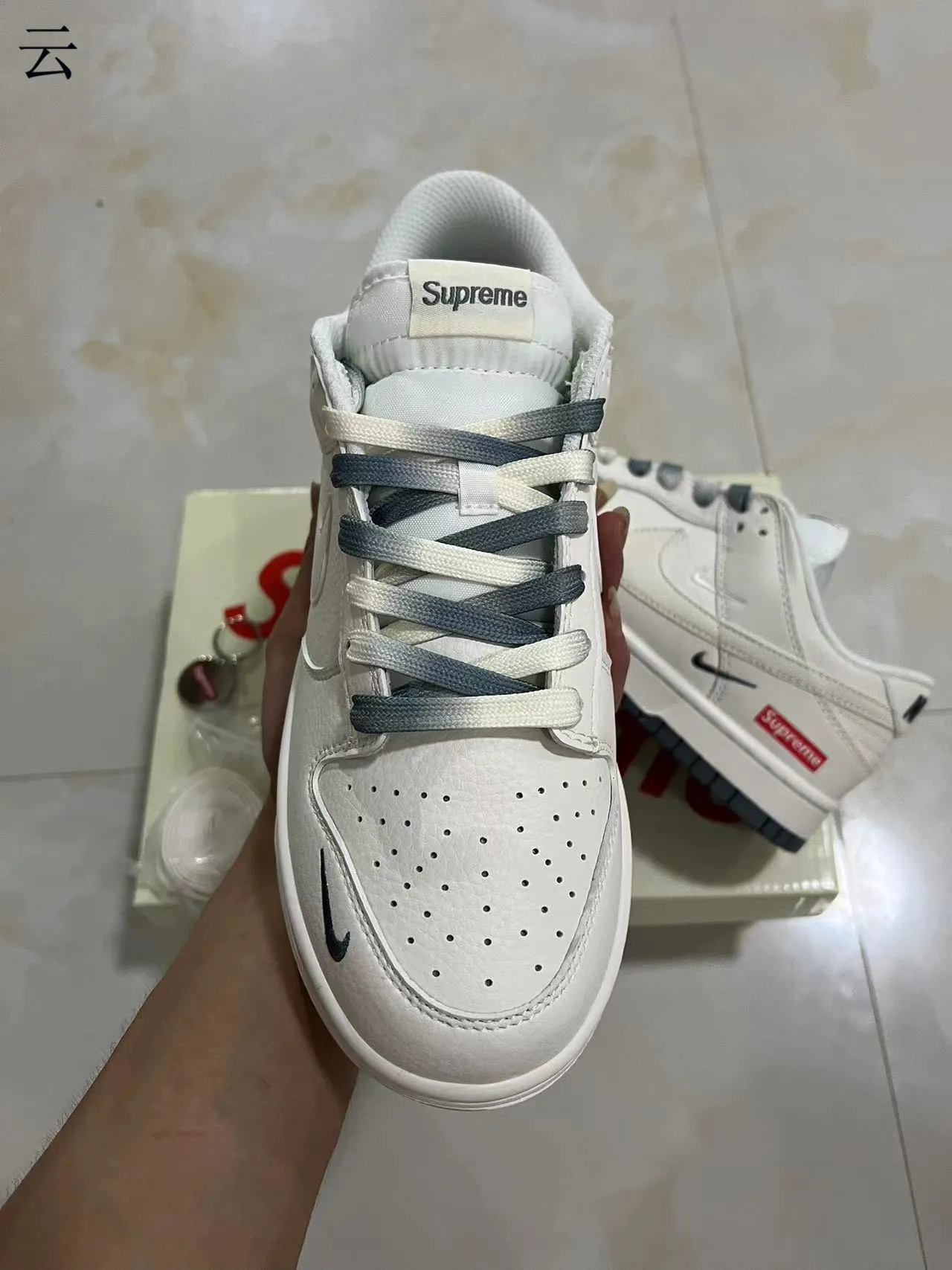 Nike x Supreme Dunk Low Off-White Skateboard Shoes 3