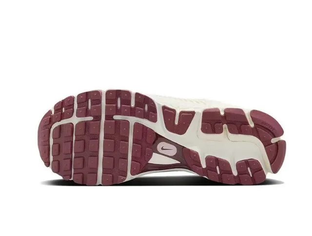 Nike Zoom 2K Off-White and Burgundy Tênis de corrida 3