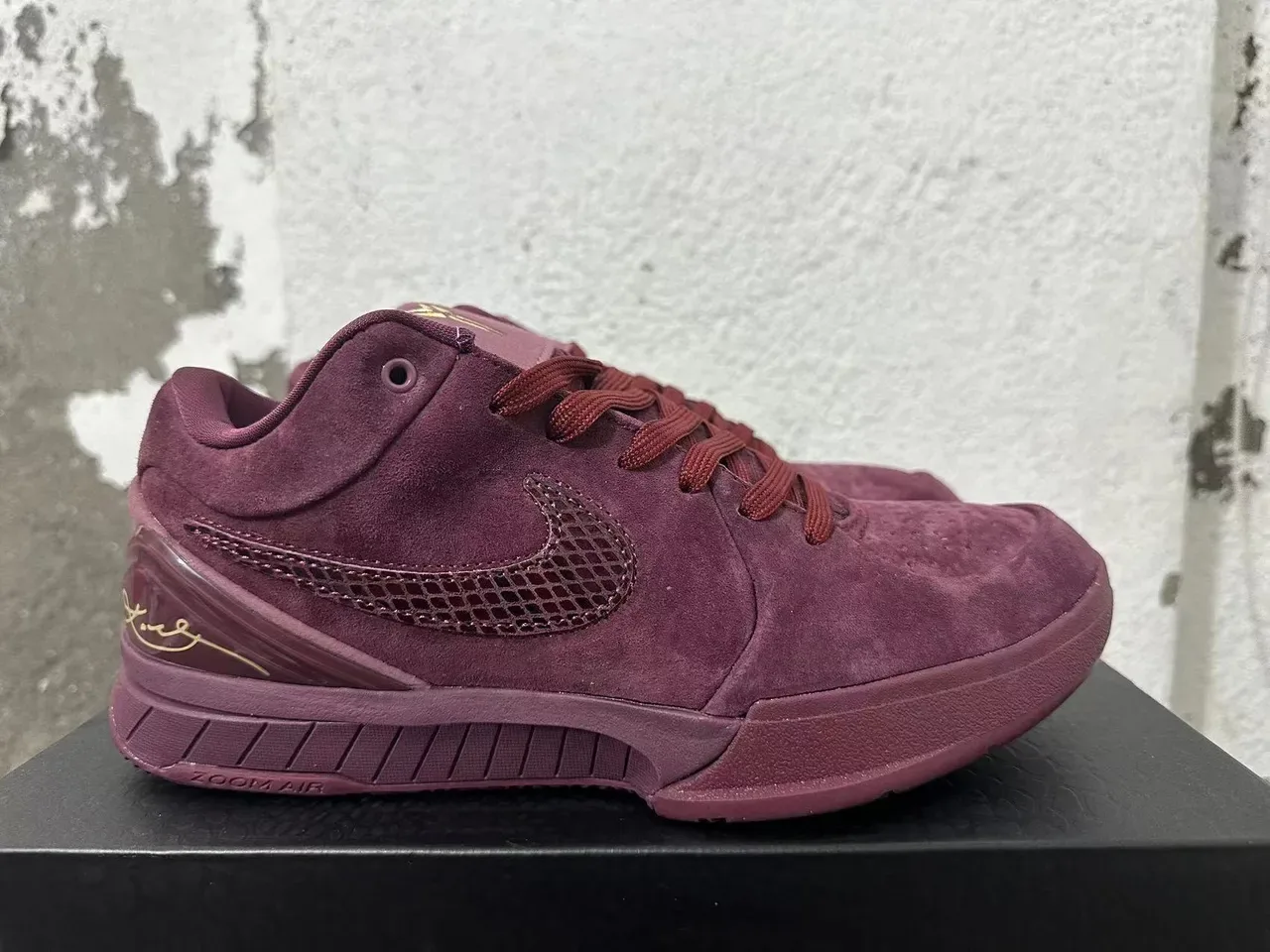 Nike Zoom Kobe IV Burgundy Suede Lifestyle Sneakers 4