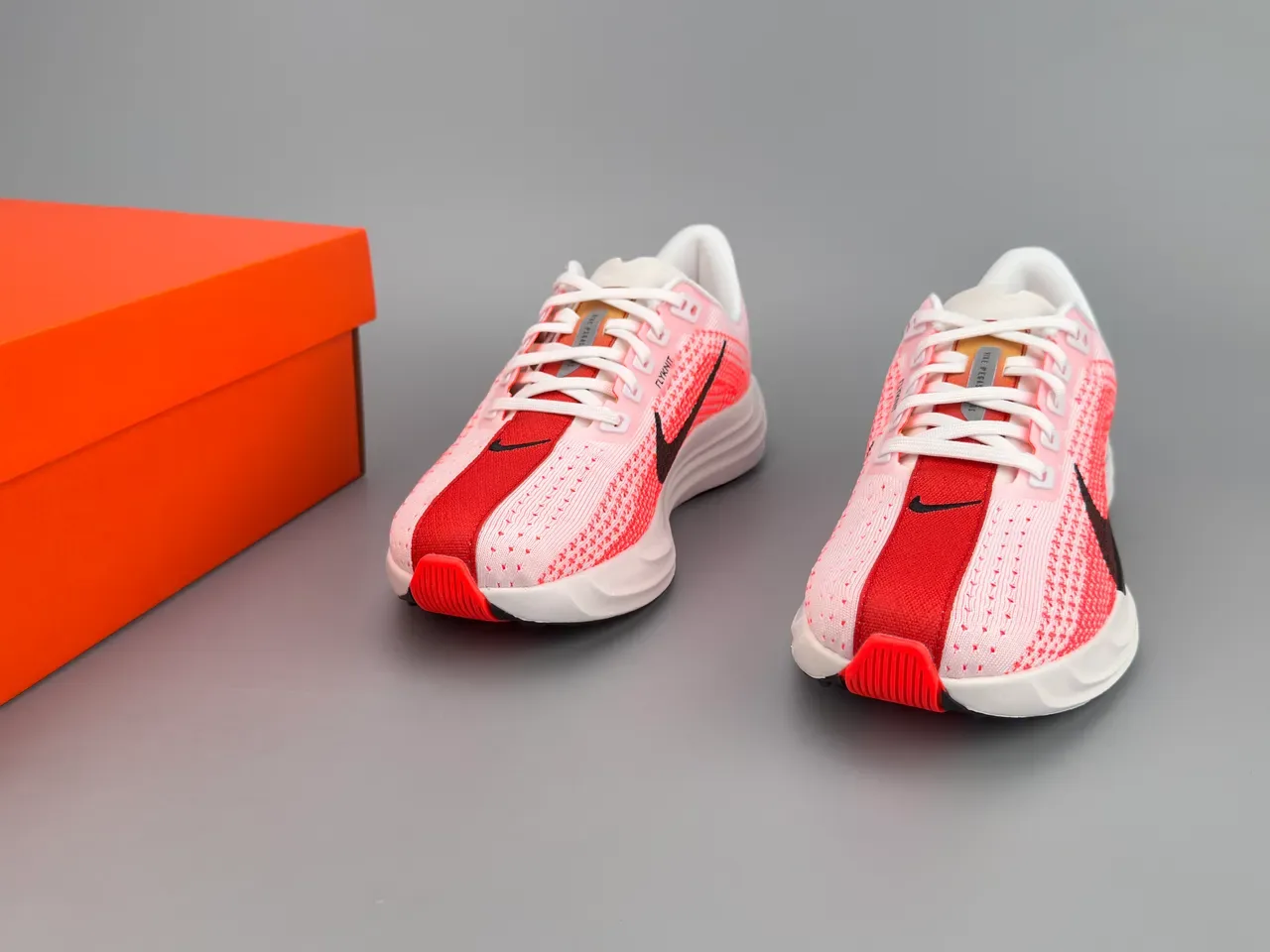 Nike ZoomX Tênis Running Upper Knit Gradient Pink Red Overlay Swoosh Preto 3