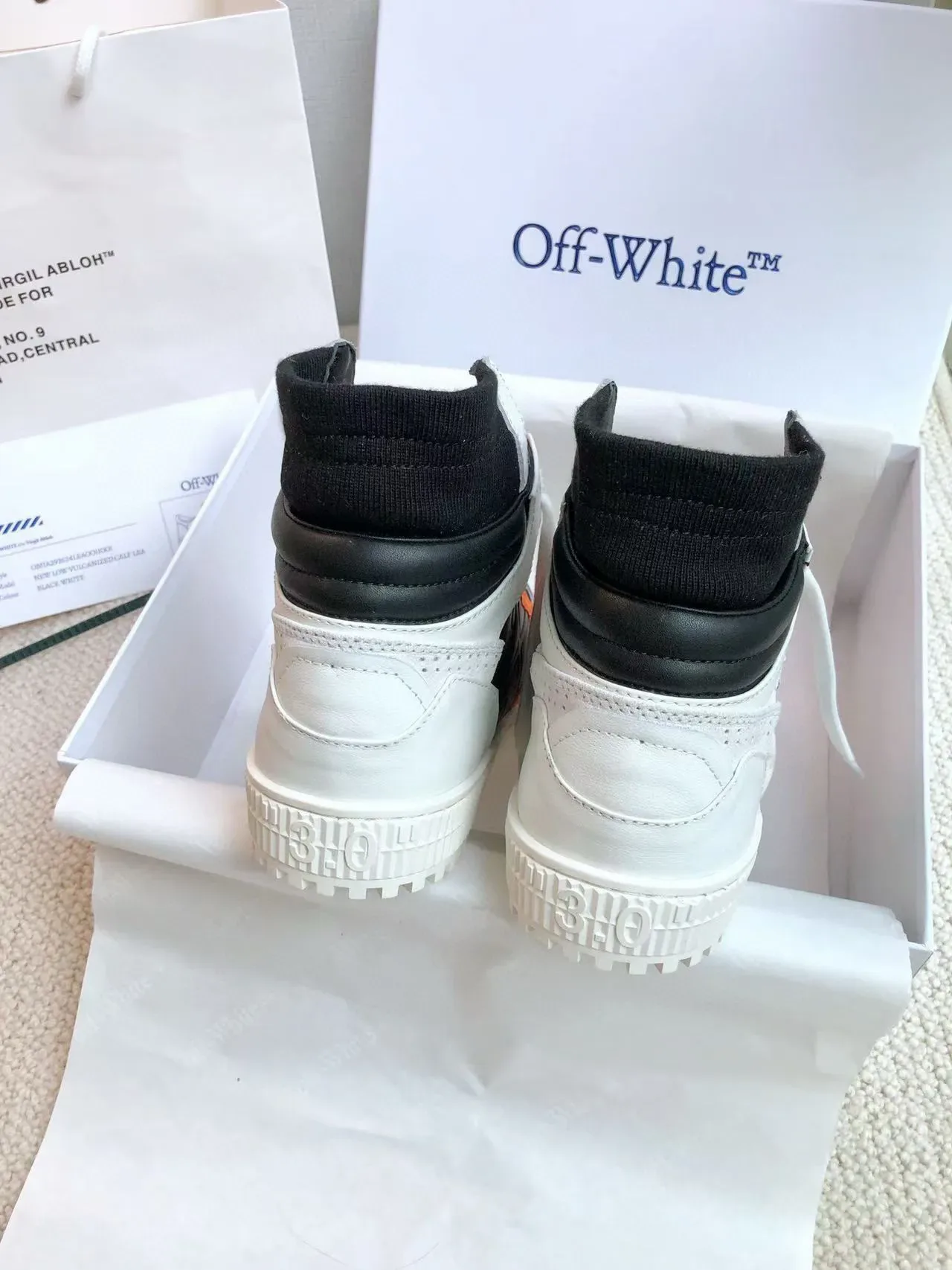 Off-White কালো হাই-টপ সক-কলার লাইফস্টাইল স্নিকার 7