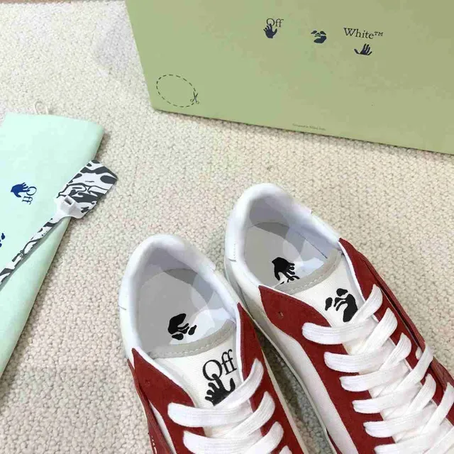 Off-White Fund tênis lifestyle com painéis vermelhos e brancos 2