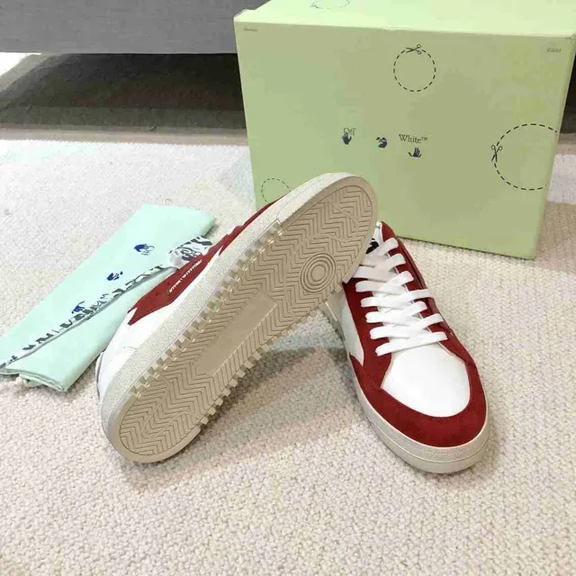 Off-White Fund tênis lifestyle com painéis vermelhos e brancos 3