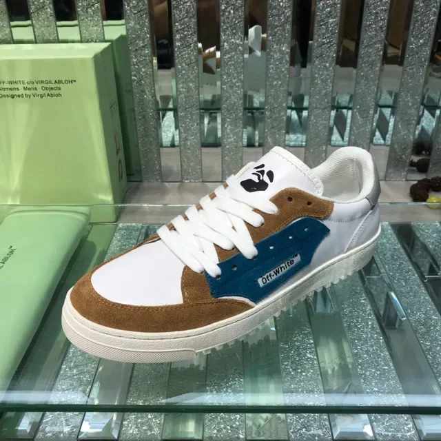Off-White Sneaker Lifestyle Marron Partie supérieure panelée Détail Zip-Tie Sneakers Lifestyle 4