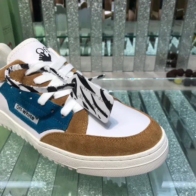Off-White Sneaker Lifestyle Marron Partie supérieure panelée Détail Zip-Tie Sneakers Lifestyle 6