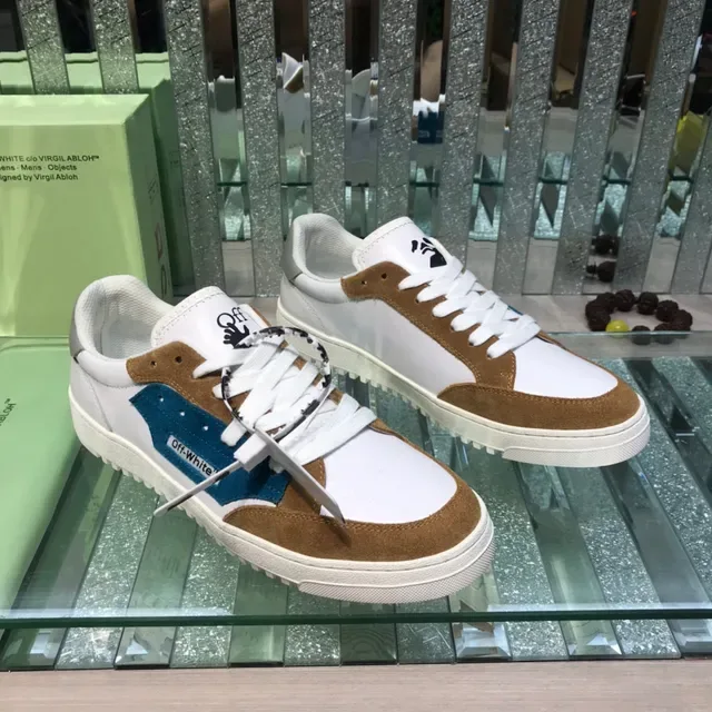 Off-White Sneaker Lifestyle Marron Partie supérieure panelée Détail Zip-Tie Sneakers Lifestyle 7