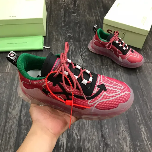 Off-White sneakers chunky rose noir semelle translucide lacets industriels zip-tie 7