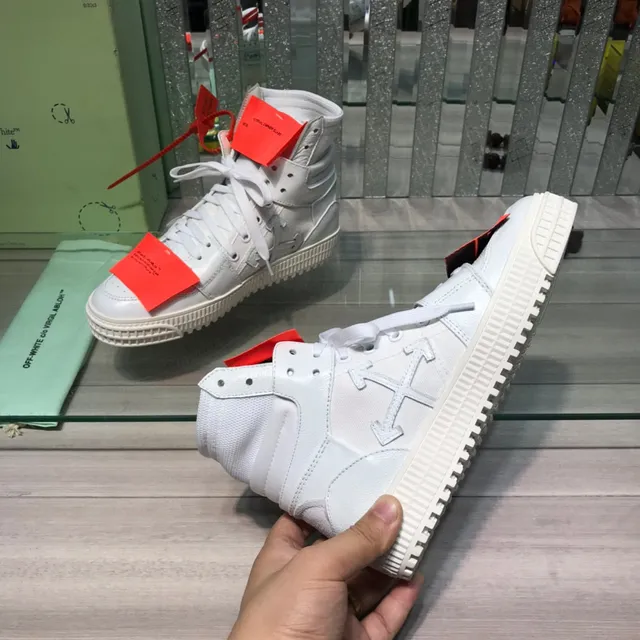 Off-White Sneakers Lifestyle Rouge à la Cheville Haute avec Coutures Industrielles 5