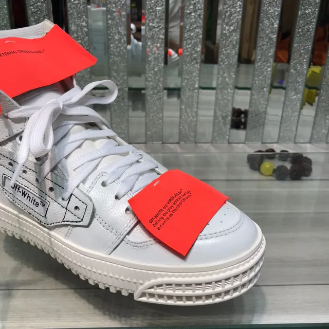 Off-White Sneakers Lifestyle Rouge à la Cheville Haute avec Coutures Industrielles 6
