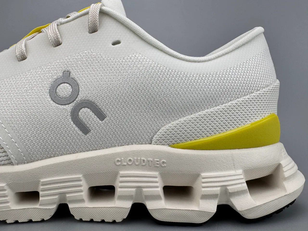 On Cloud White Yellow Engineered Knit Upper Segmented CloudTec Midsole Running Shoes 5