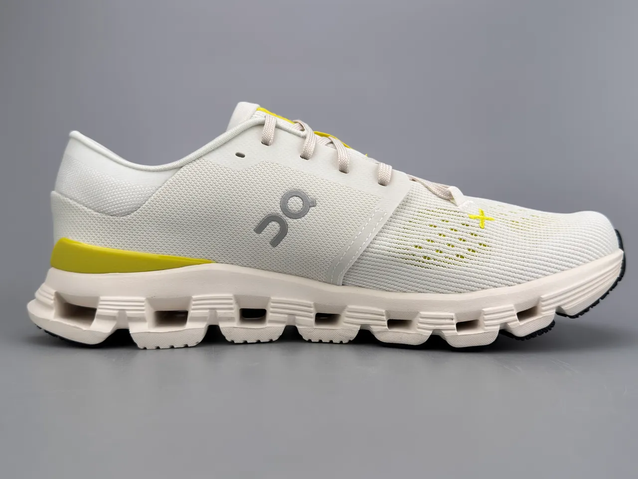 On Cloud White Yellow Engineered Knit Upper Segmented CloudTec Midsole Running Shoes 10