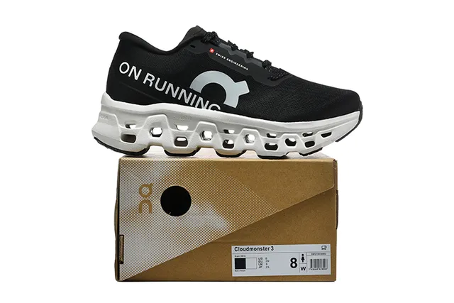 On Cloudmonster Tênis de corrida pretos e brancos 2