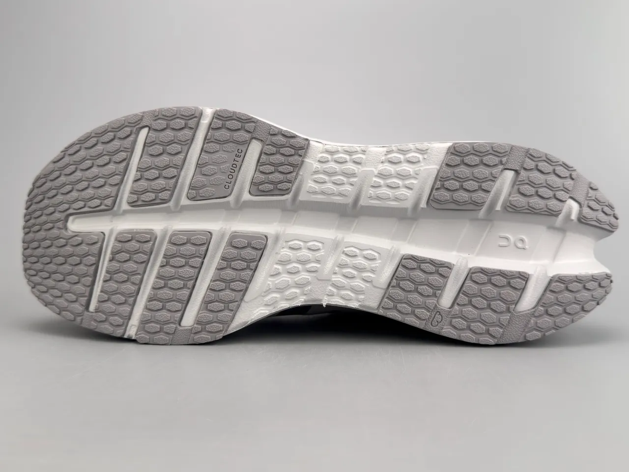 On Gray White Engineered Mesh Upper Open Hexagonal CloudTec Pods Running Shoes 8