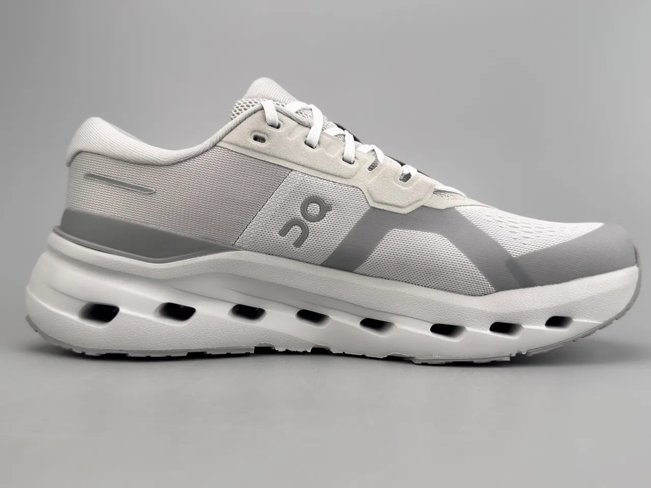 On Gray White Engineered Mesh Upper Open Hexagonal CloudTec Pods Running Shoes 10