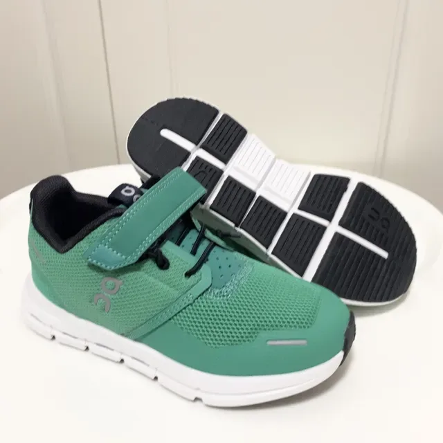 On Gray White Low-Top Mesh Upper Lifestyle Sneakers 4