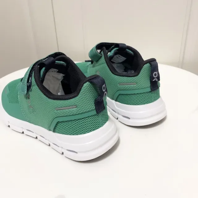 On Gray White Low-Top Mesh Upper Lifestyle Sneakers 9