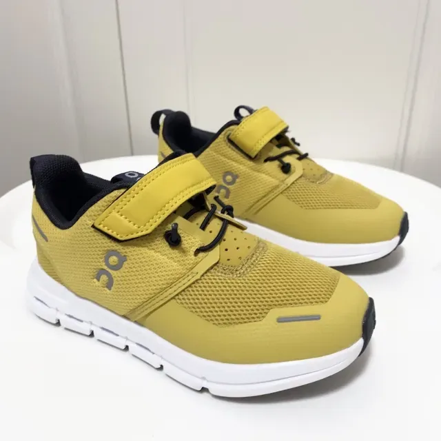 On Gray White Low-Top Mesh Upper Lifestyle Sneakers 10