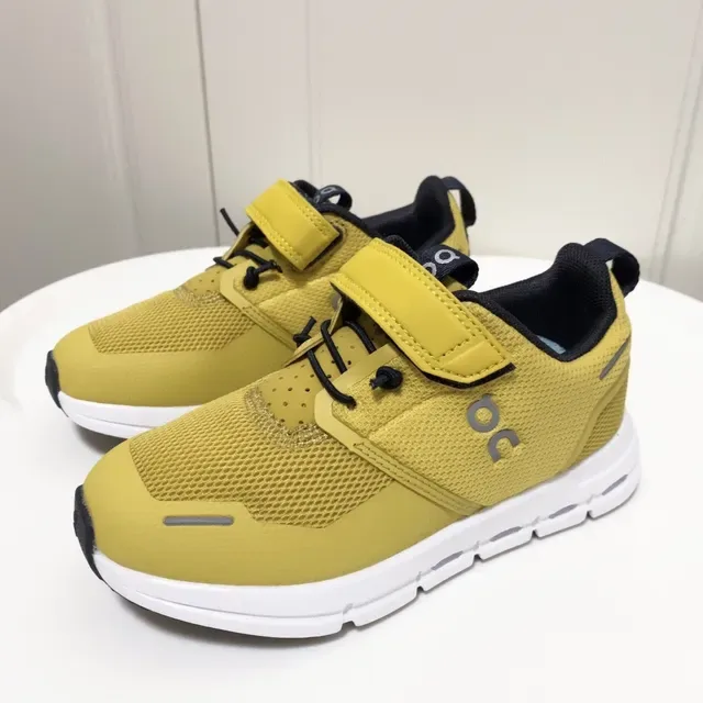 On Gray White Low-Top Mesh Upper Lifestyle Sneakers 13