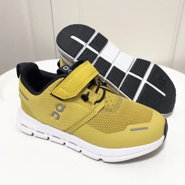 On Gray White Low-Top Mesh Upper Lifestyle Sneakers 15