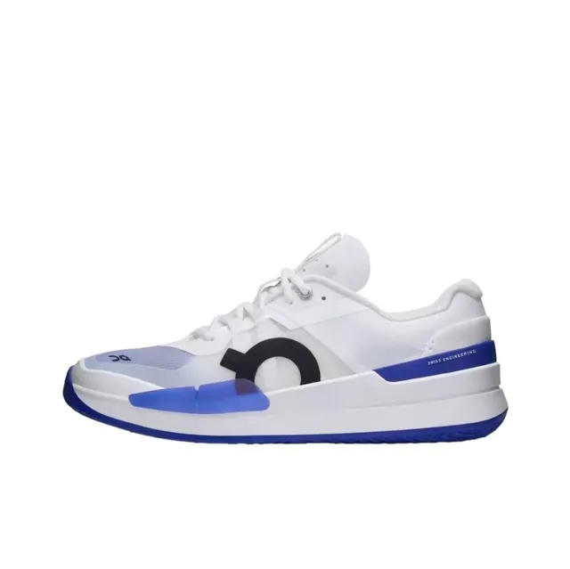 On THE ROGER Pro2 blanc indigo sneakers lifestyle 9