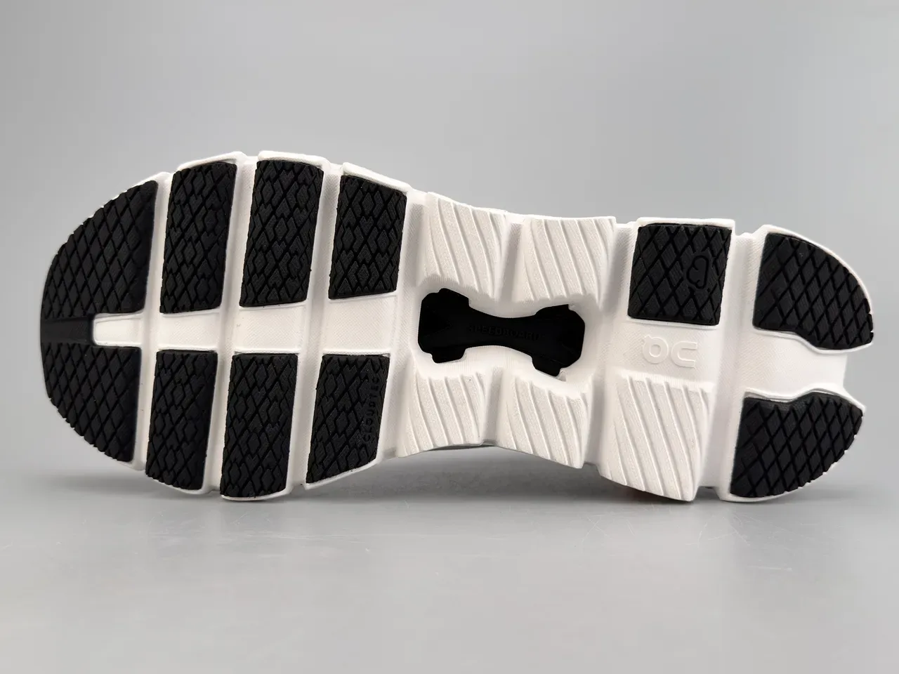 On White Black Engineered Knit Upper Segmented CloudTec Midsole Running Shoes 8